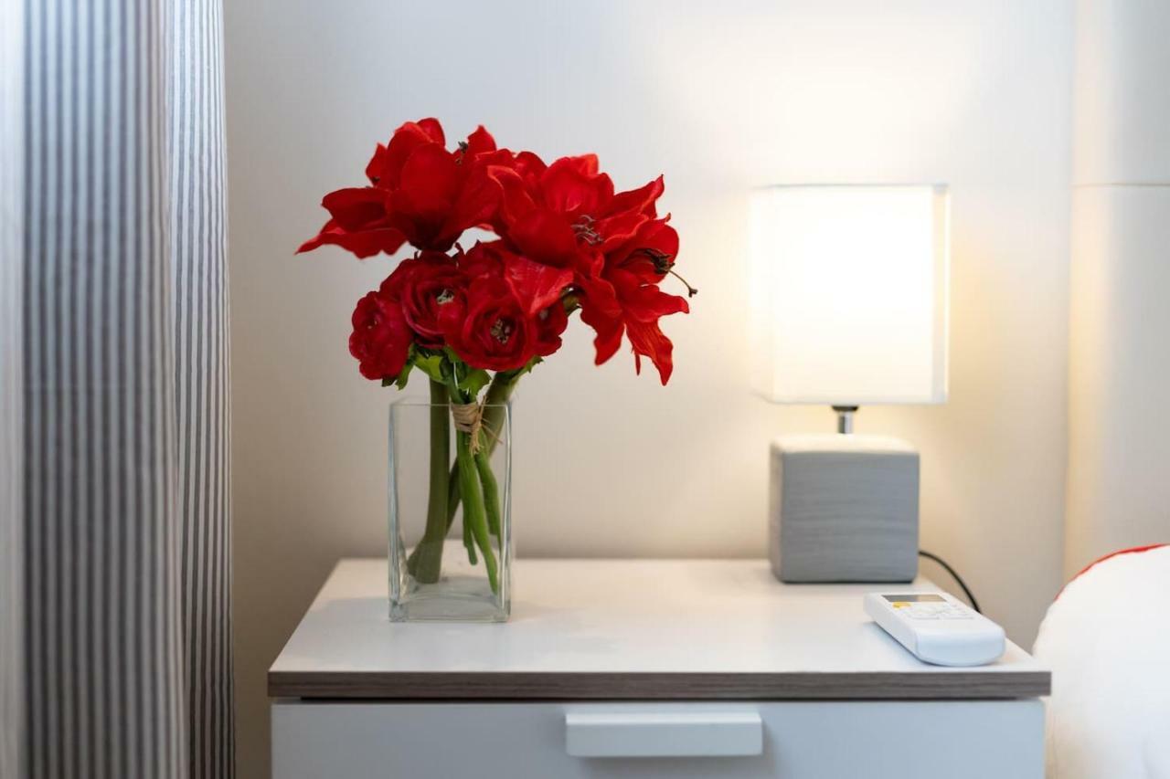 Trindade Sunny Downtown Apartment With Balcony & Ac Porto Buitenkant foto