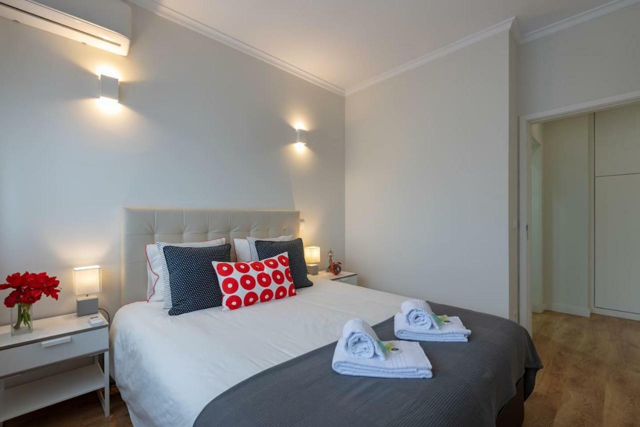 Trindade Sunny Downtown Apartment With Balcony & Ac Porto Buitenkant foto